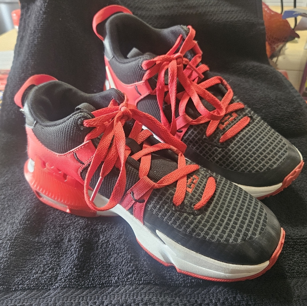 Nike Lebron Witness 7 (VII) Kids Sneakers